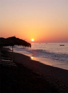 Traumhafter Sunset am Perivolos Beach